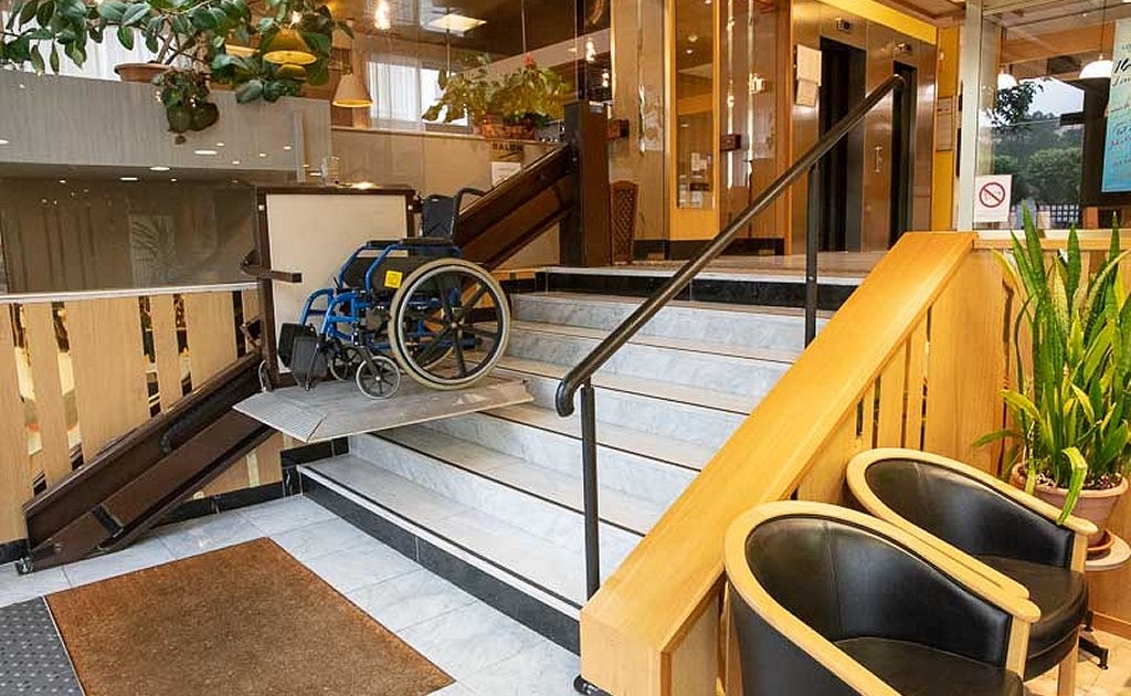Hotel Lourdes proche sanctuaires - accueil Hotel Sainte Suzanne
